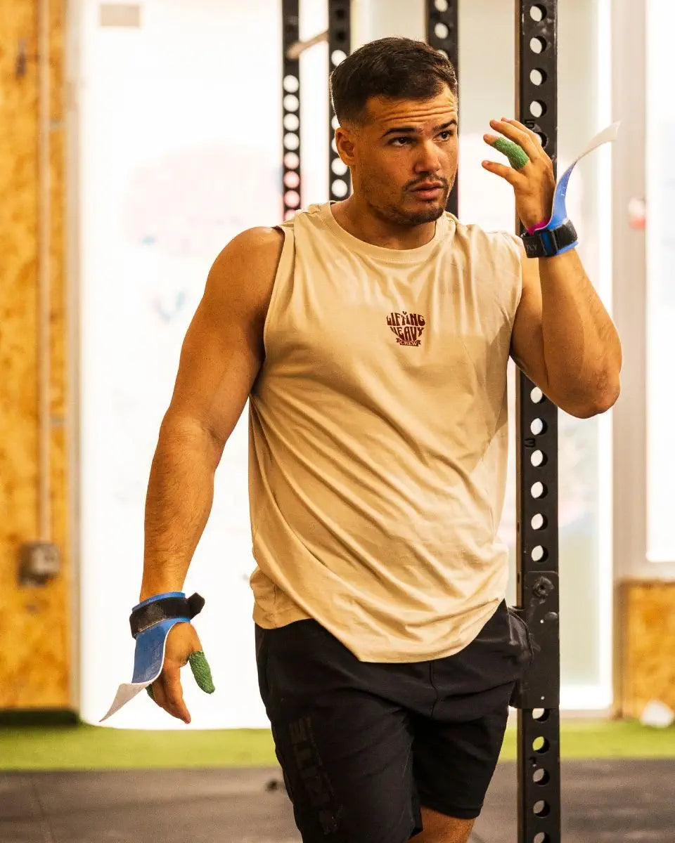 LIFTING HEAVY- CAMISETA MARRON UNISEX