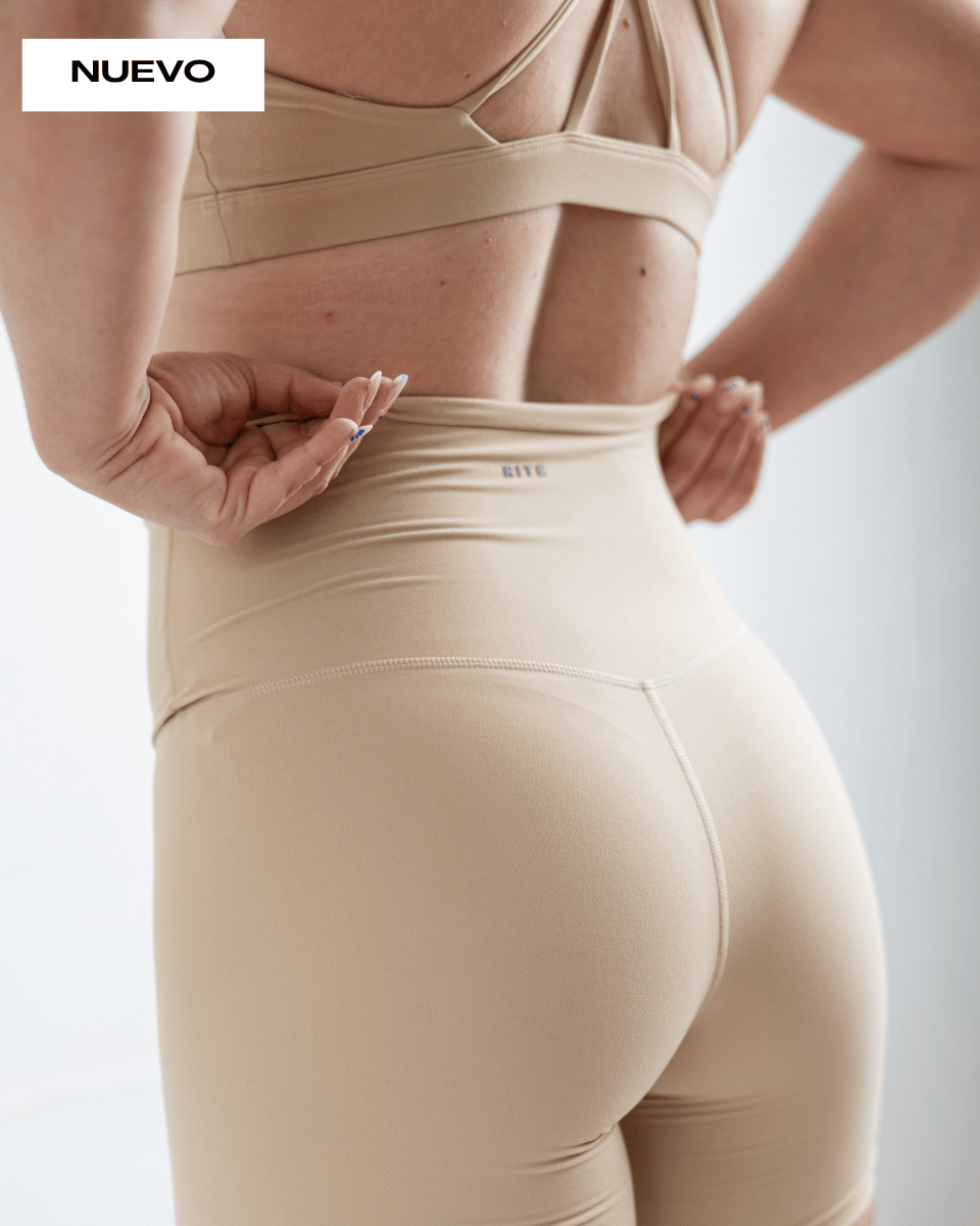 TOP DEPORTIVO CREMA CROSSTRAINING RITE
