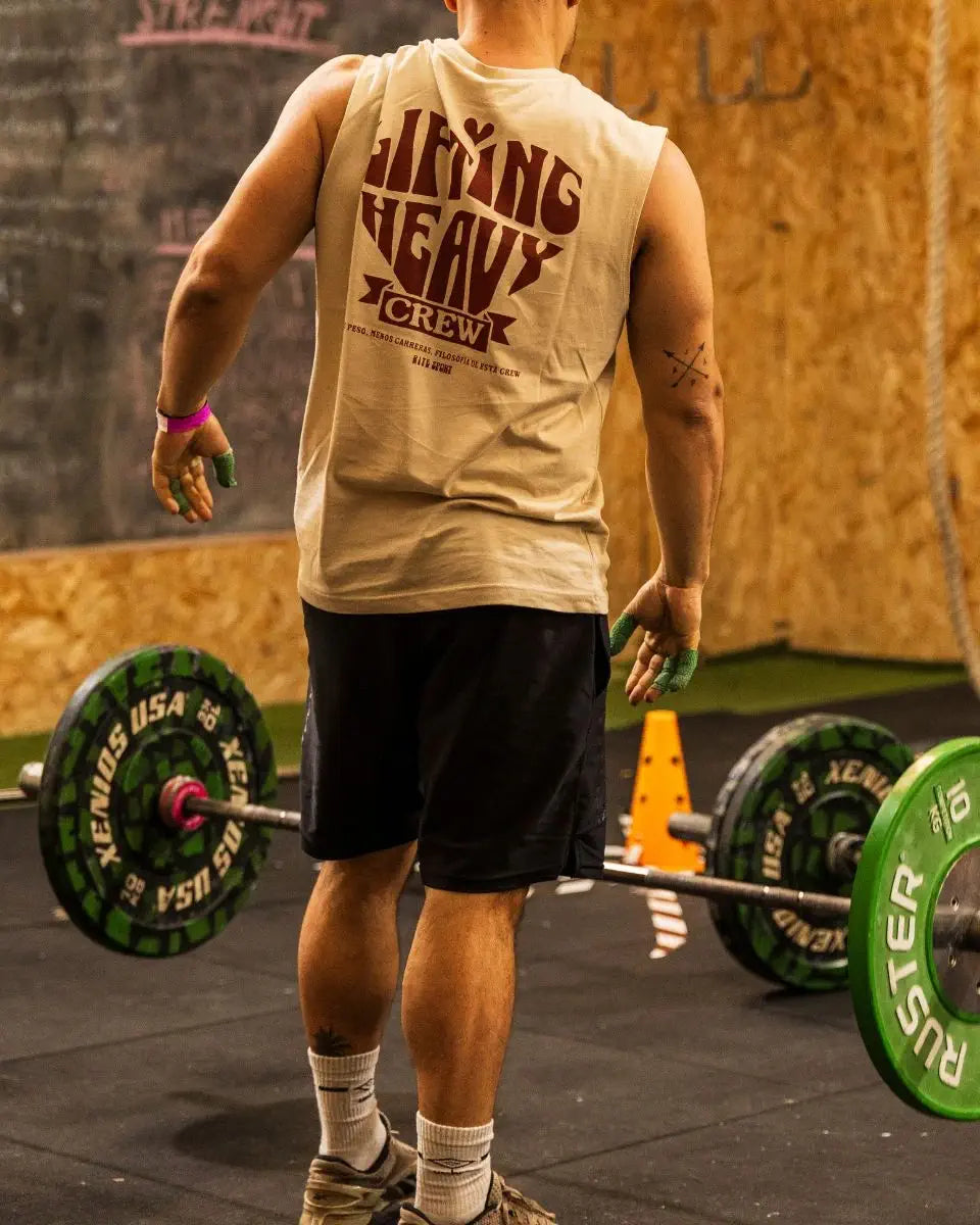 LIFTING HEAVY- CAMISETA MARRON UNISEX