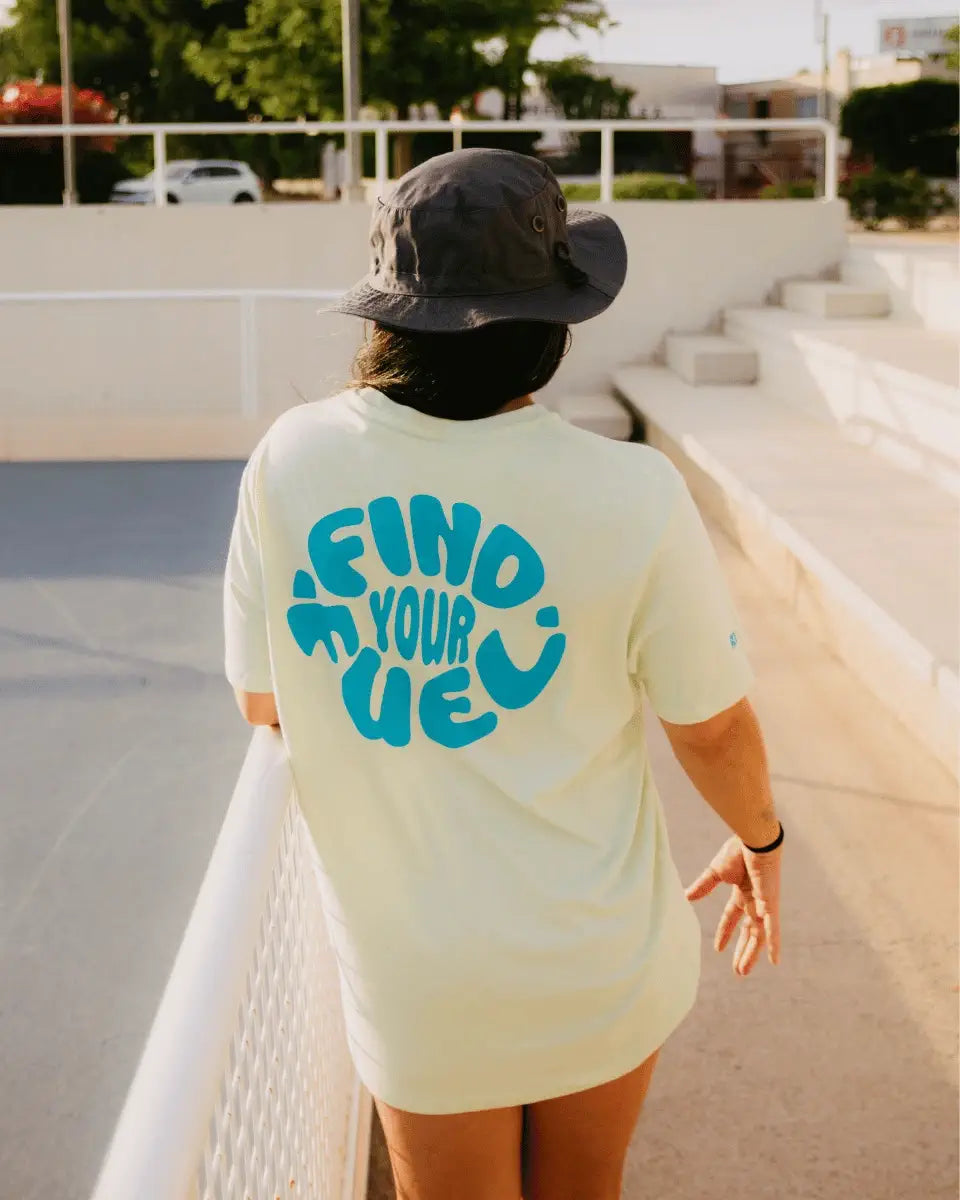 FIND YOUR FUEL  - CAMISETA AMARILLA UNISEX