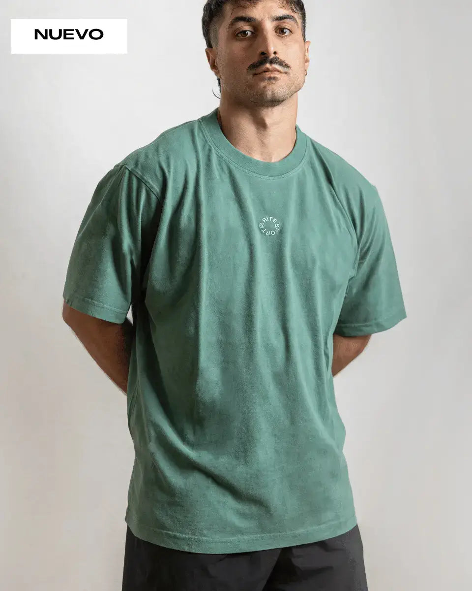 CAMISETA UNISEX OVERSIZE LOOK MOM – VERDE DESGASTADO
