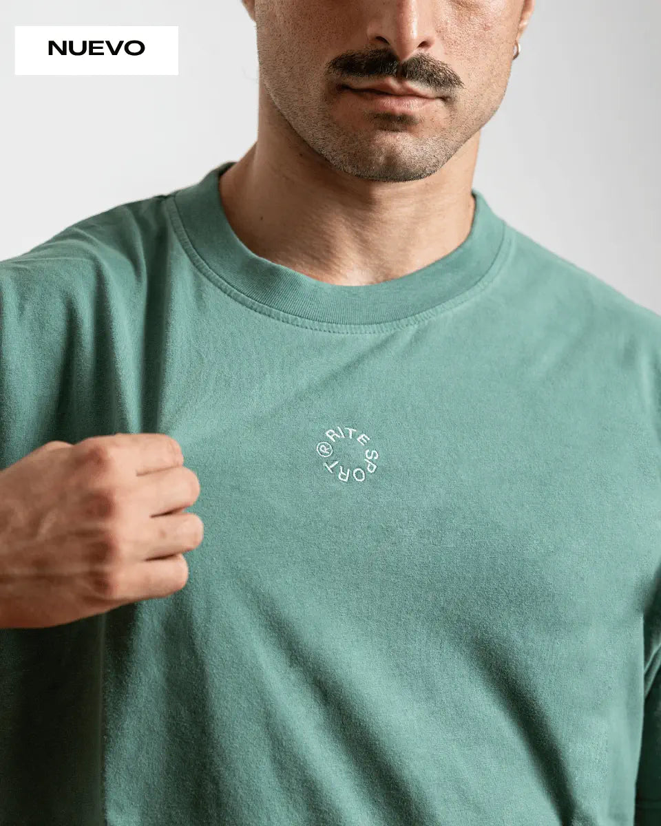 CAMISETA UNISEX OVERSIZE LOOK MOM – VERDE DESGASTADO