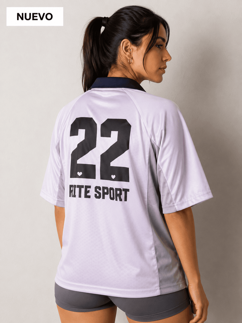 CAMISETA FUTBOL RETRO ROSA MODELO CHICA ATRAS