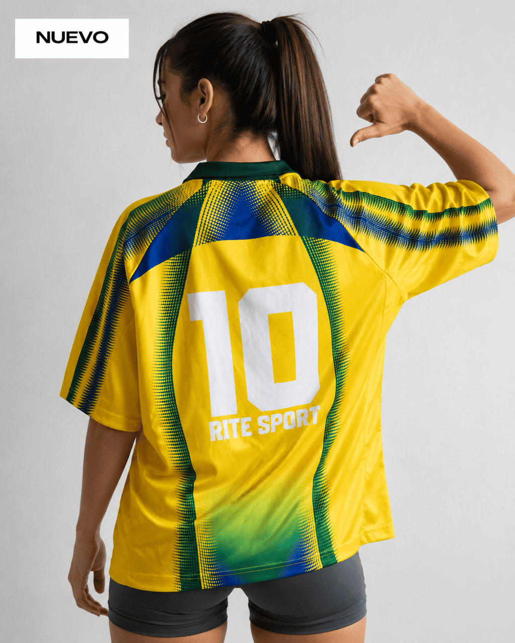 Modelo camiseta brasil espalda